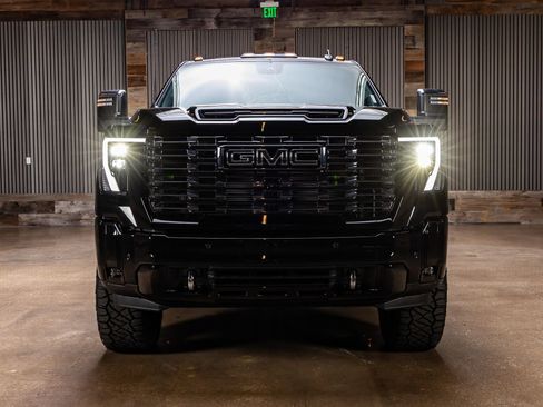 Used 2026 GMC Sierra 3500 Denali Ultimate AWD/4WD image 2