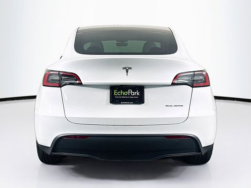 Used 2024 Tesla Model Y Long Range image 7