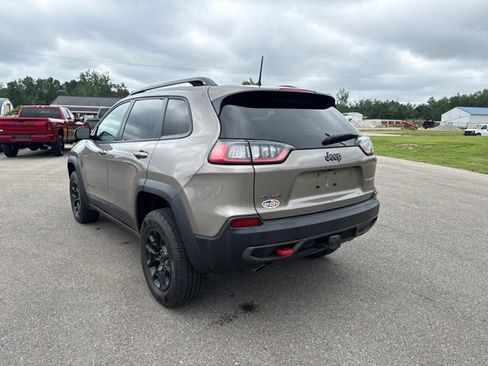 Used 2020 Jeep Cherokee Trailhawk AWD/4WD image 3