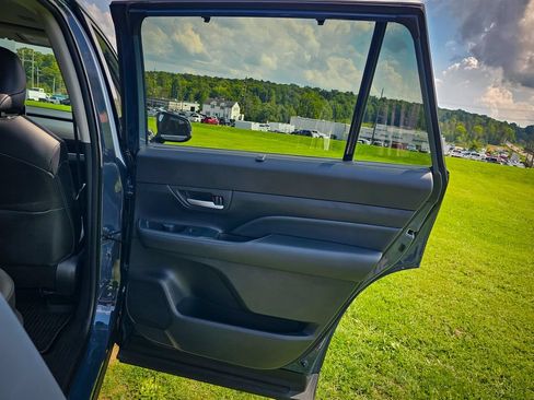 Used 2024 Toyota Grand Highlander AWD image 41