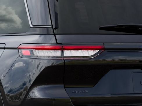New 2026 Jeep Grand Cherokee Summit AWD/4WD image 9