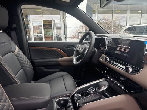 New 2026 GMC Canyon Denali w/ LPO, Denali Black Edition image 26