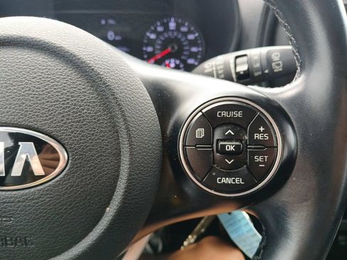 Used 2020 Kia Soul GT-Line FWD image 20