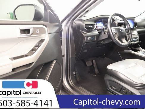 Used 2021 Ford Explorer XLT w/ Equipment Group 202A AWD/4WD image 10