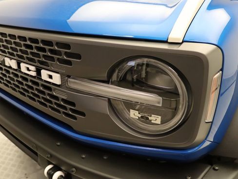 Used 2021 Ford Bronco Badlands image 3