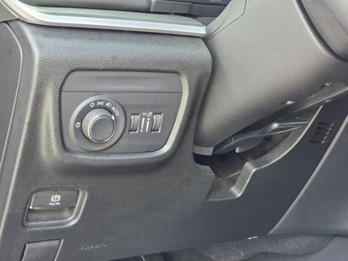 Used 2025 Jeep Grand Cherokee L Altitude AWD/4WD image 22
