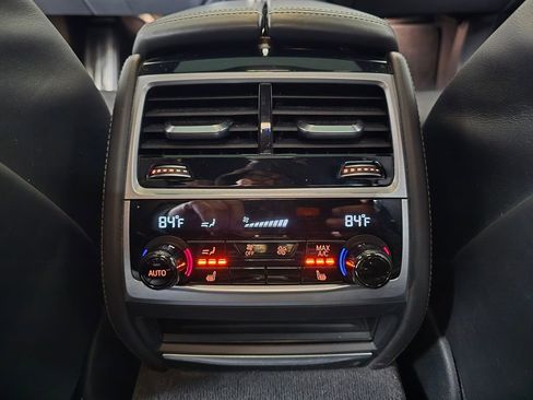 Used 2019 BMW 750i xDrive image 23