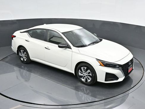 Used 2025 Nissan Altima 2.5 S image 30