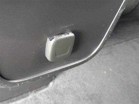 Used 2018 Chevrolet Equinox LT image 10