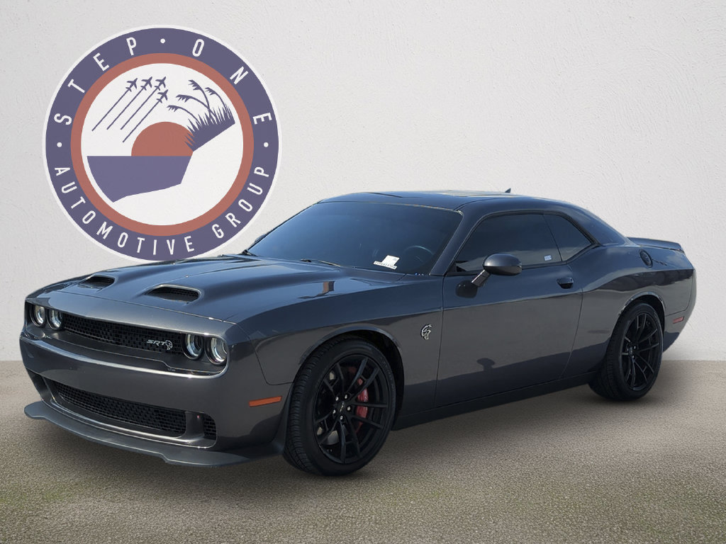 Used 2023 Dodge Challenger SRT Hellcat RWD image 2