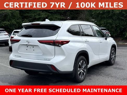 Used 2023 Toyota Highlander XLE AWD/4WD image 2