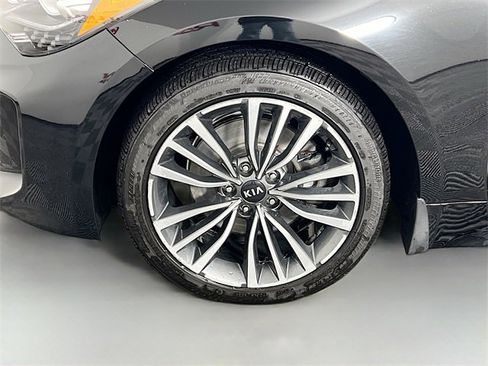 Used 2018 Kia Stinger Premium image 10