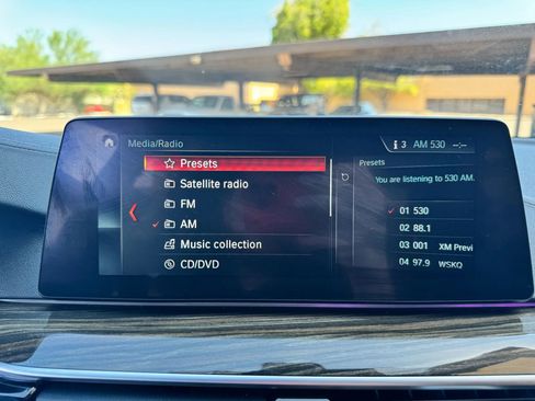 Used 2018 BMW M550i xDrive image 32