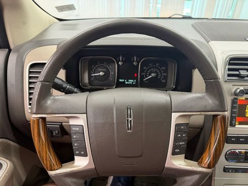 Used 2010 Lincoln MKX 2WD image 24