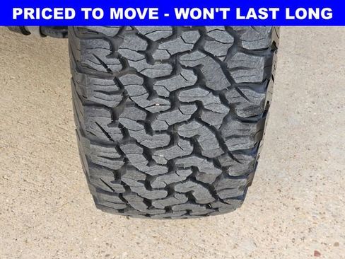 Used 2025 Jeep Wrangler Unlimited Rubicon AWD/4WD image 18