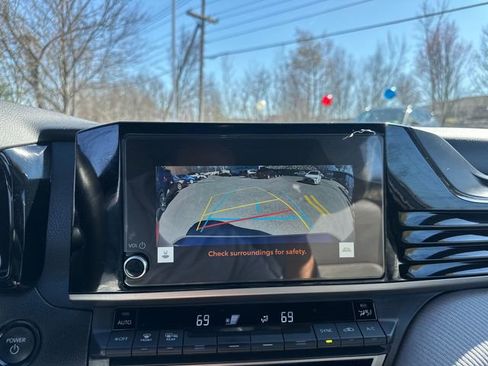 Used 2025 Toyota Camry SE FWD image 41