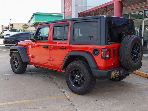 Used 2018 Jeep Wrangler Unlimited Sport S AWD/4WD image 6