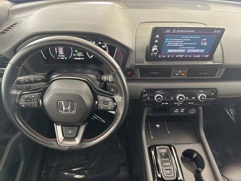 Used 2025 Honda Pilot TrailSport image 29