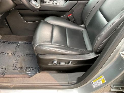Used 2024 Cadillac XT4 Premium Luxury AWD/4WD image 33