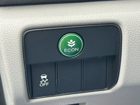 Used 2016 Honda Accord LX image 33