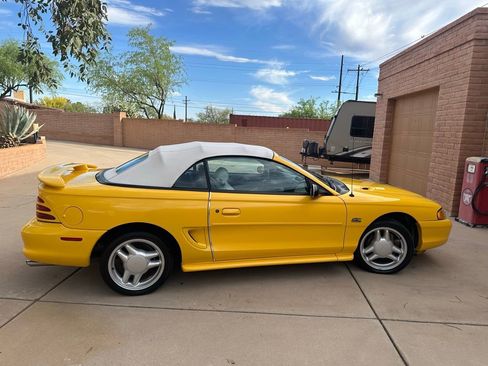 Used 1994 Ford Mustang GT RWD image 2