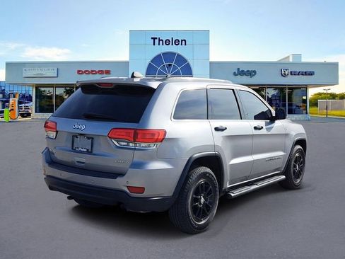 Used 2019 Jeep Grand Cherokee Laredo image 4