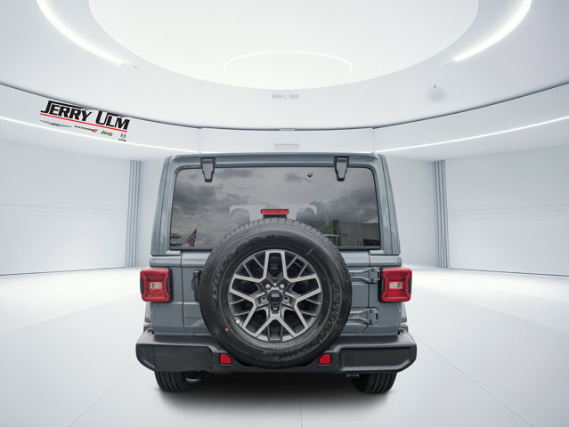 Certified 2026 Jeep Wrangler Unlimited Sahara AWD/4WD image 4