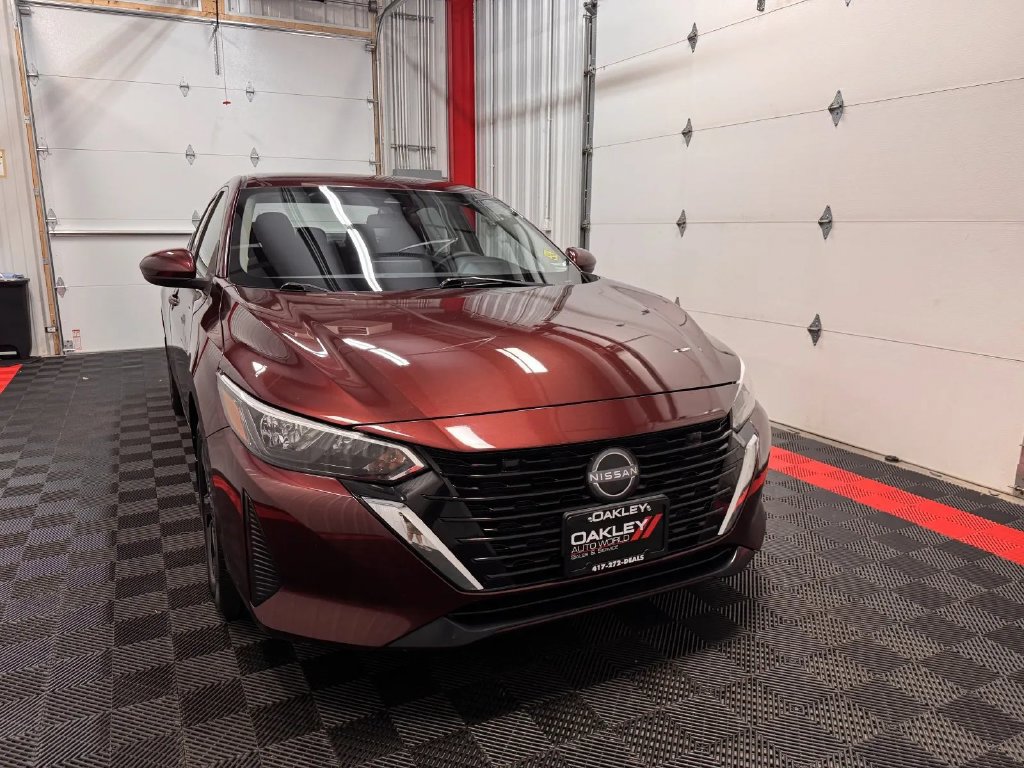 Used 2025 Nissan Sentra SV w/ All-Weather Package FWD image 6