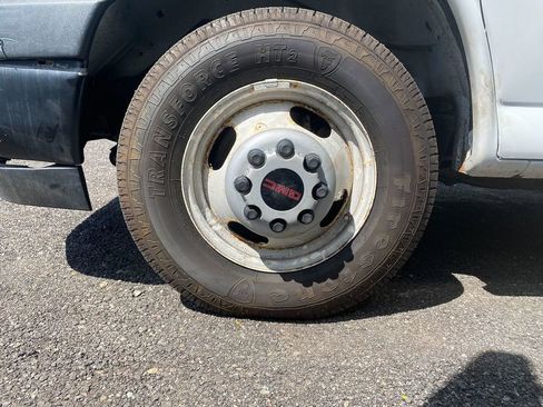 Used 2017 GMC Savana 3500 Extended image 24