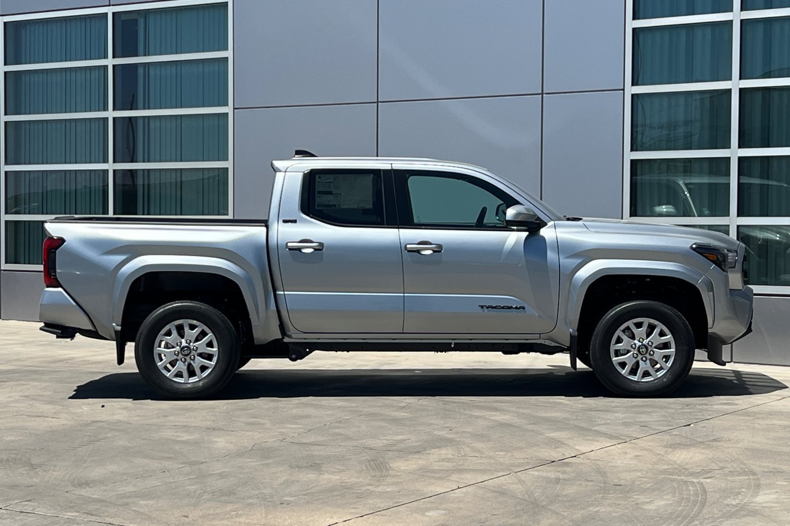 New 2026 Toyota Tacoma SR5 AWD/4WD image 3