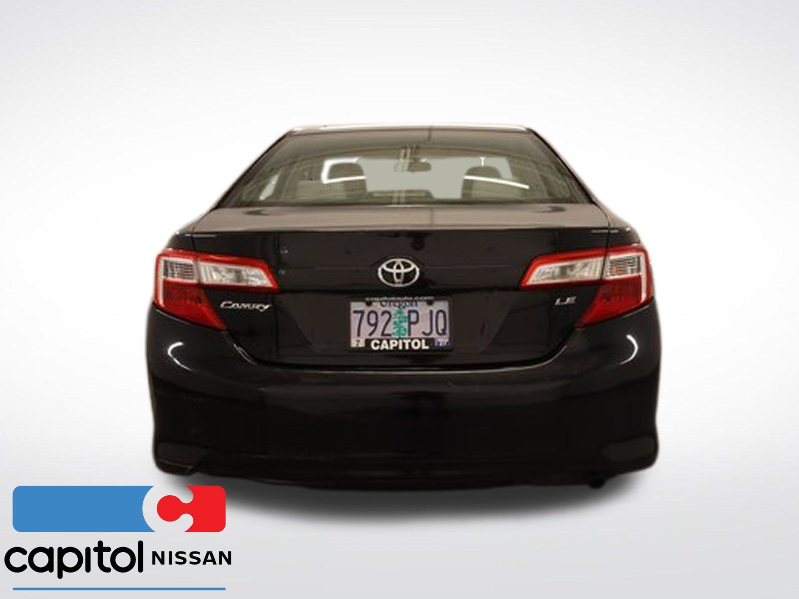 Used 2012 Toyota Camry LE FWD image 3