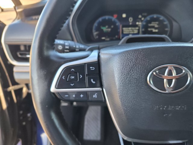Used 2025 Toyota Grand Highlander AWD image 24