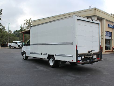 Used 2021 GMC Savana 3500 Extended w/ Power Convenience Package image 12