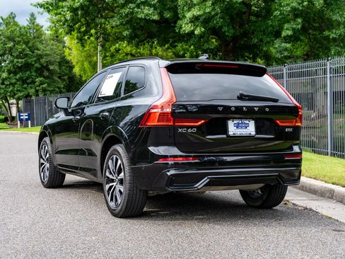 Used 2024 Volvo XC60 B5 Plus AWD/4WD image 7
