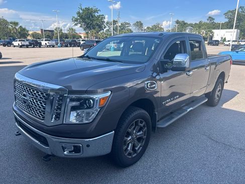 Used 2019 Nissan Titan SL w/ Chrome Package AWD/4WD image 1
