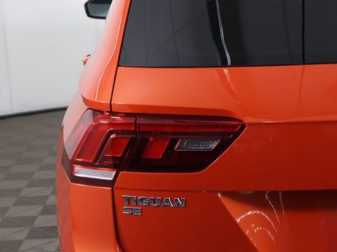 Used 2019 Volkswagen Tiguan SE AWD/4WD image 14