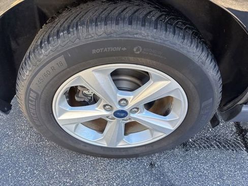 Used 2020 Ford Edge SE image 9