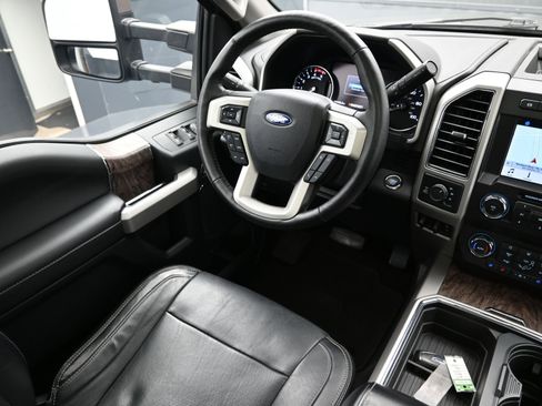 Used 2019 Ford F250 Lariat w/ Lariat Ultimate Package image 24