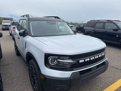 New 2026 Ford Bronco Sport Outer Banks w/ Outer Banks Tech Package+ AWD/4WD image 8