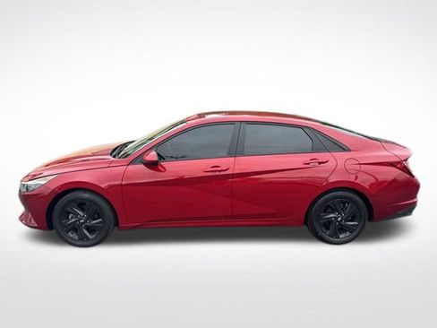 Used 2023 Hyundai Elantra SEL w/ Cargo Package FWD image 6