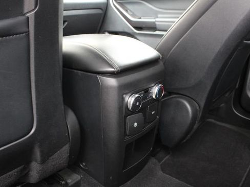 Used 2020 Ford Explorer XLT w/ Equipment Group 202A AWD/4WD image 22