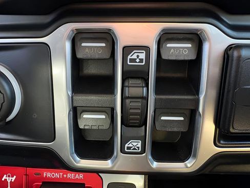 Used 2019 Jeep Wrangler Unlimited Rubicon AWD/4WD image 13