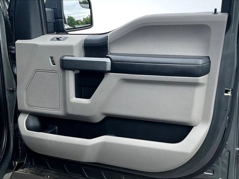 Used 2018 Ford F150 XLT RWD image 30