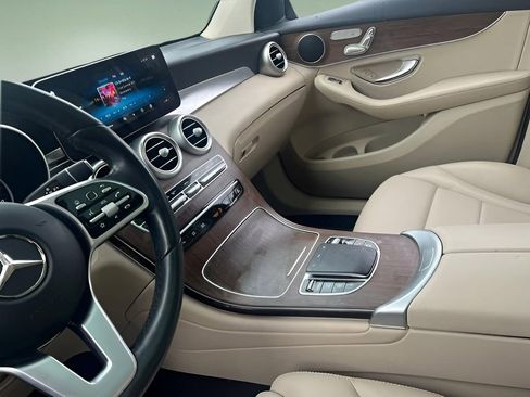 Used 2022 Mercedes-Benz GLC 300 4MATIC image 18