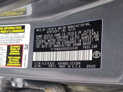 Used 2025 Toyota Camry SE image 35