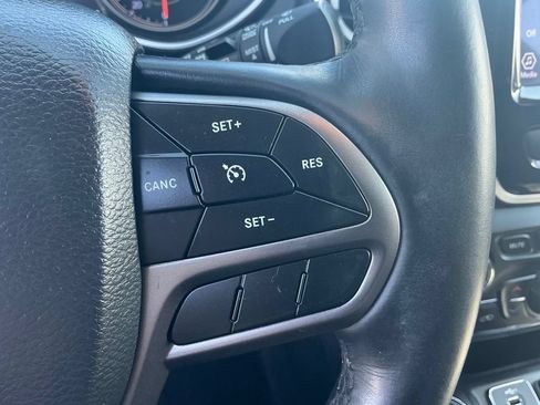 Used 2019 Jeep Cherokee Limited AWD/4WD image 22
