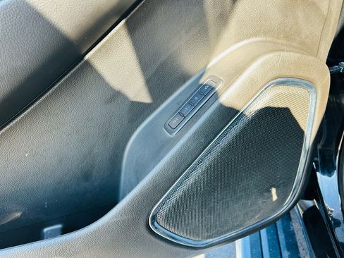 Used 2015 GMC Yukon XL Denali w/ Premium Package image 17