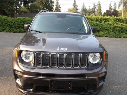 Used 2019 Jeep Renegade Sport w/ Sport Appearance Group AWD/4WD image 10