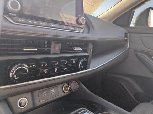 Used 2021 Nissan Rogue S image 16