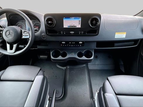 Used 2024 Mercedes-Benz Sprinter 2500 image 16